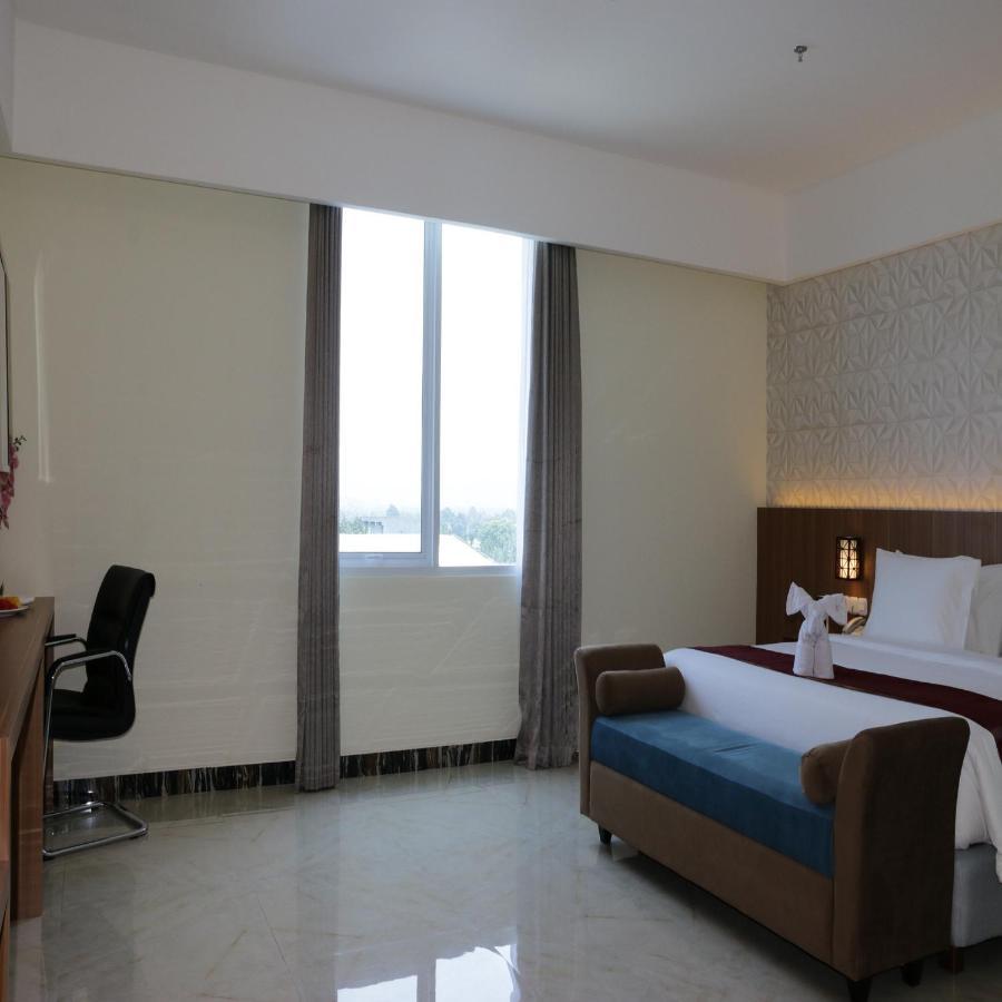 Horison Sentani Hotel Nefaar Exterior photo